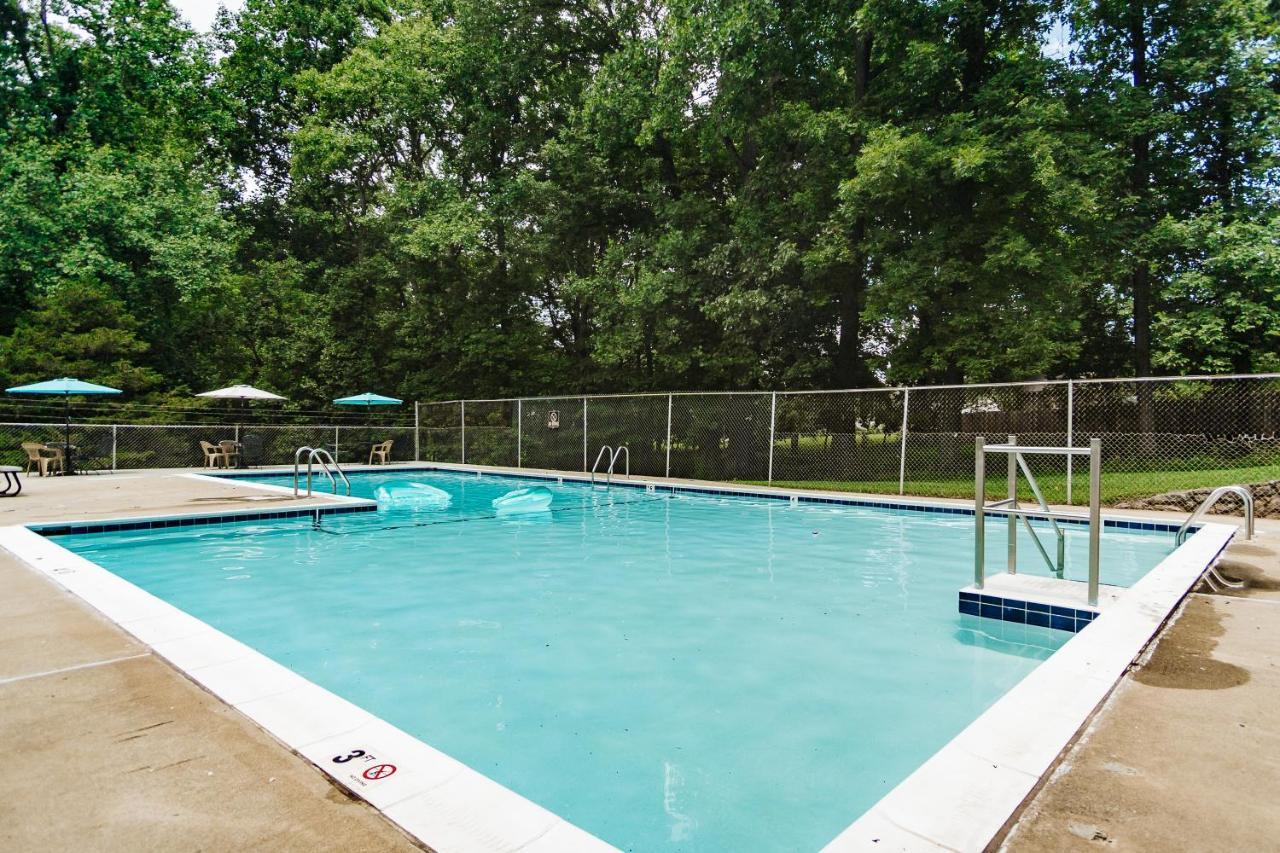 Tranquil Luxury: Modern Comfort! Lynchburg Extérieur photo