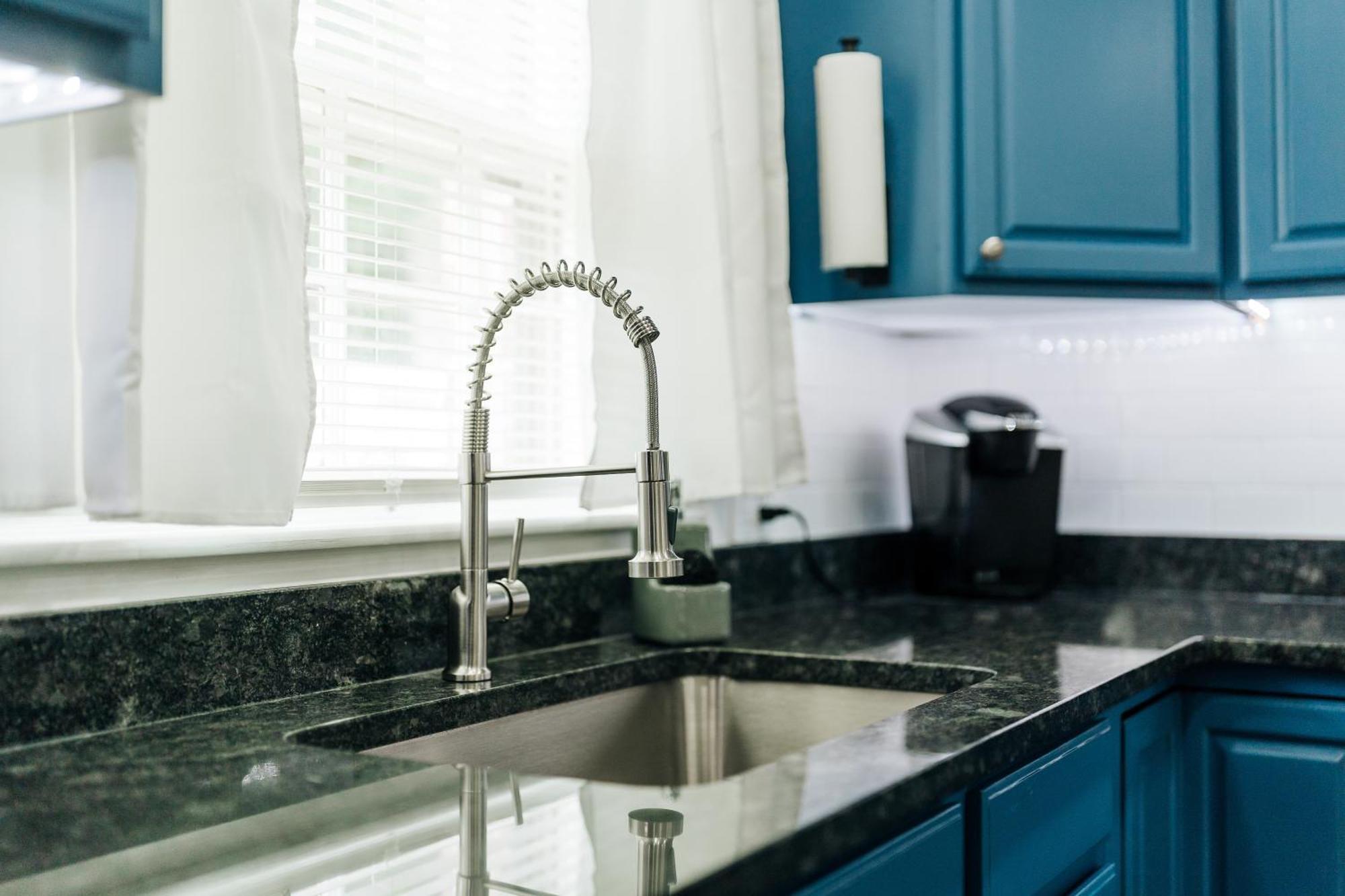 Tranquil Luxury: Modern Comfort! Lynchburg Extérieur photo